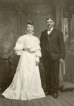 Figure 3. Alice Barnes and Frankish Tindall, wedding photograph, c. 1904. 