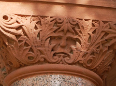 Face depicted in a column of the courthouse.